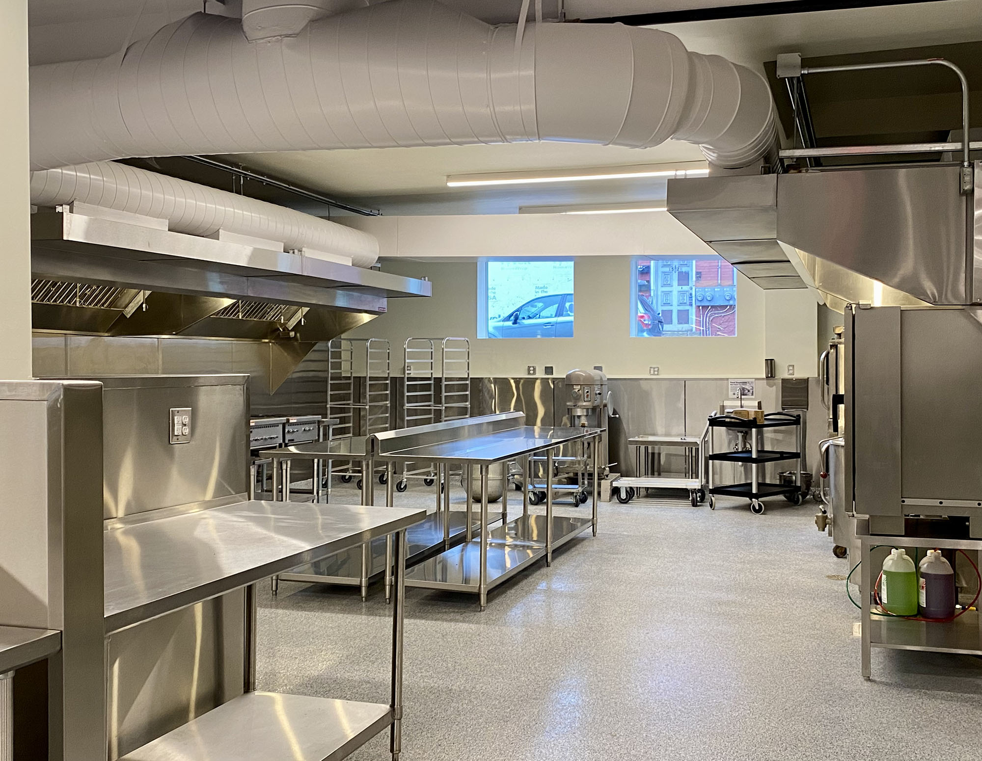 Coworking offices Pittsburgh North Side - Fulton Commons Manchester with private offices, shared workspace, and natural light